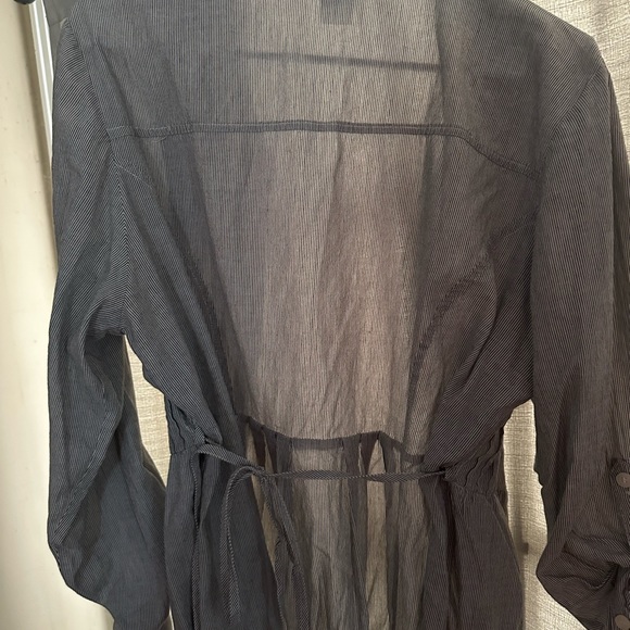 Torrid size 1 button up top - Picture 3 of 4